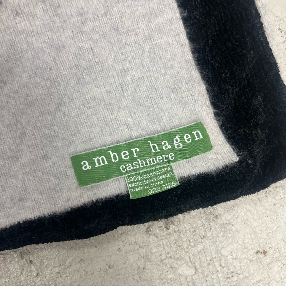 Amber Hagen Cashmere Blanket - Picture 5 of 6